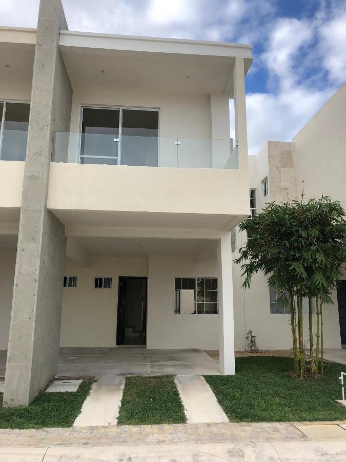 Cozy Family Vacation Home Near The Beach! Плая-дель-Кармен Экстерьер фото